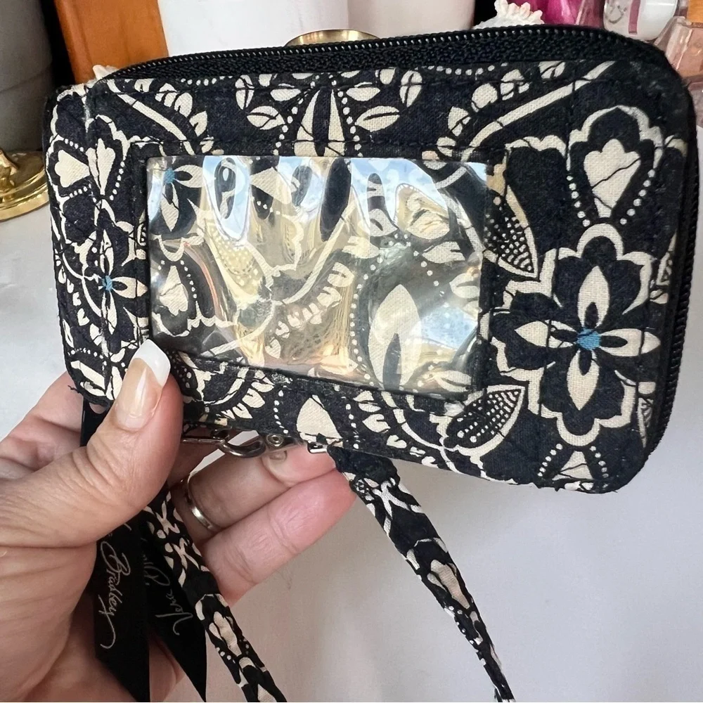 Vera Bradly Retired pattern Card ID Holder